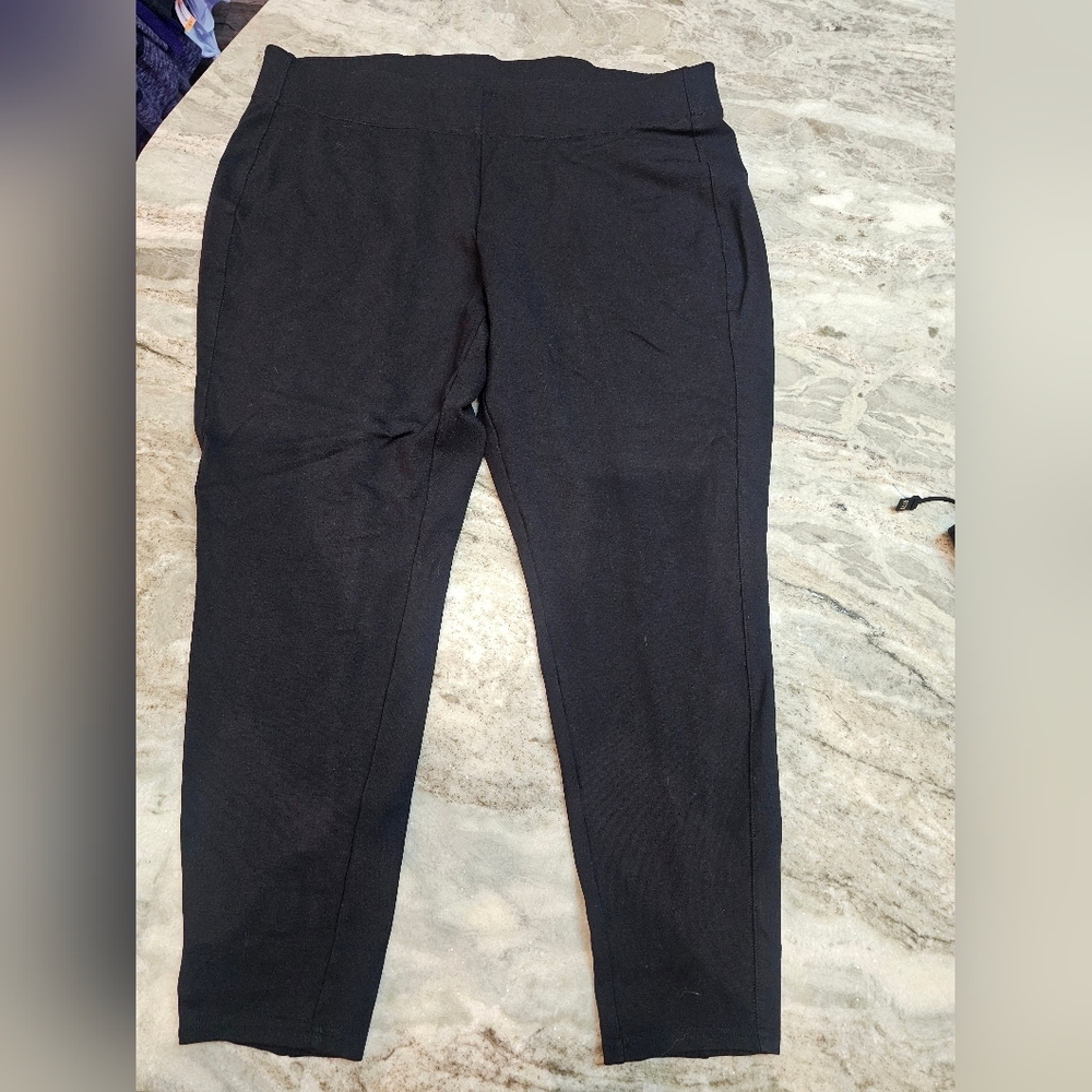 Lane Bryant 18/20S Black Pull-On Stretch Pants Women’s Slim Leg Ponte